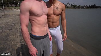 Play The walk on the beach ends in a good bareback fuck