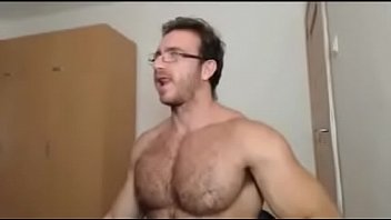 Play Mature full of hair and hunk jerks off live