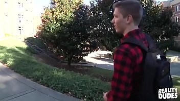 Play The premiere of a university student who wanted to dedicate himself to porn