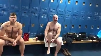 Play Meeting her ex-boyfriend in the bathrooms