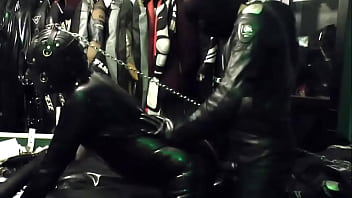 Play Training of a rubberslave 5 – punishment fuck – rubbiker77