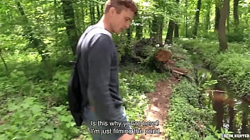 Play He is supposed to meet his friend in the park but he is late, he decides to get his ass fucked while waiting – bigstr