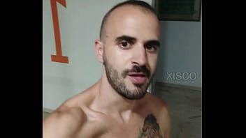 Play Walking around the building and i jerk off in the lift