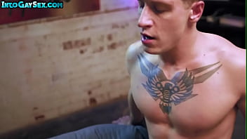 Play Tattooed handsome bottom assfucked by top bf o the couch