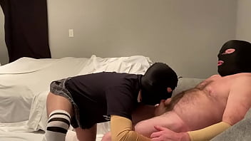 Play Extreme splashy head session between alpha and his faggot