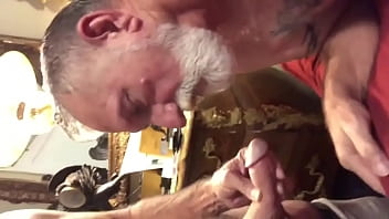 Play Daddybud gets some sugar in his hole