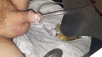 Play Swapping piss bladder injection back into water bottle blowout hose