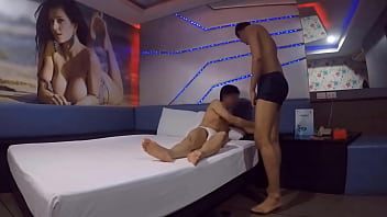 Play Thai docter fucking a tall guy who likes licking his thighs for cumming