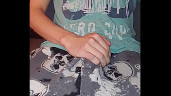 Play Young shaved twink strokes and busts!