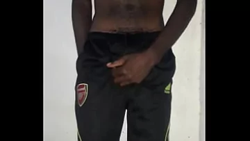 Play Kenyan Big Dick: Hot Handjob and Masturbation Session