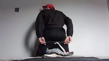 Play Abandoned Arab Nike TN Lover Gets Filthy in Bayern Pants – Adidasfun1’s Wild Ride