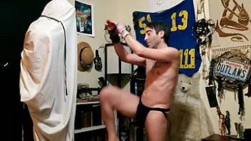 Play Max Shenanigans’s Hot Solo Workout