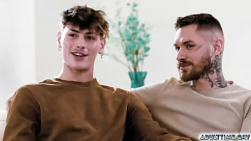 Play Four Dirty Minds: Twinks & Daddies in a Fiery Interracial Foursome