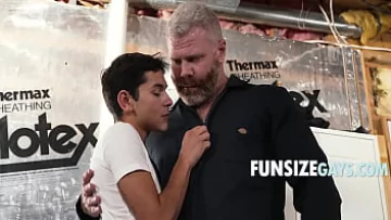 Play Handyman Twink Gets Bareback in the Basement