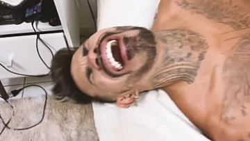 Play Muscular Hunk with Huge Dick Stretches My Ass in Interracial Encounter