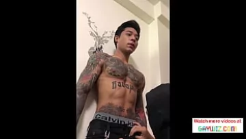 Play Brazilian Hunk Gets Bareback and Breeds Asian Twink’s Ass