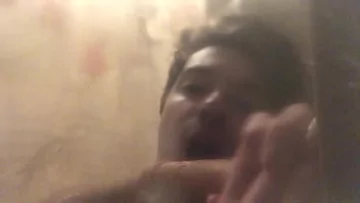 Play Niko Springs’ Shower Playtime with His Trusty Dildo