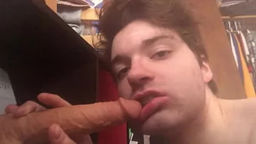 Play Toys for Twinks: Niko Springs and His New Dildo