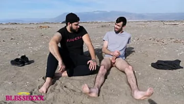 Play Straight Dude Arturito Gets Convinced to Try His Friend’s Big Dick on Public Beach
