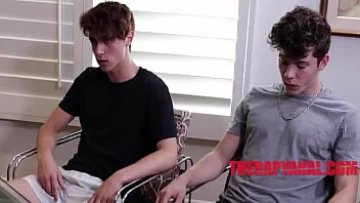 Play Horny Twinks in Office Threesome: Drake Von & Nick Floyd