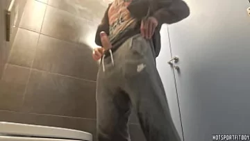 Play Risky Public Bathroom Encounter: Muscular Gay Amateur’s Big Dick