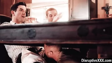 Play Hung Gay Stud Gets Sucked Off During Dinner Meeting