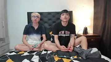 Play Blonde Twink Friends Play Video Games and End Up Fucking