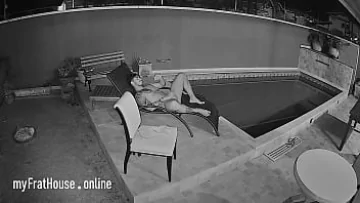 Play Musclebound Straight Stud Caught Jerking Off on Reality Show