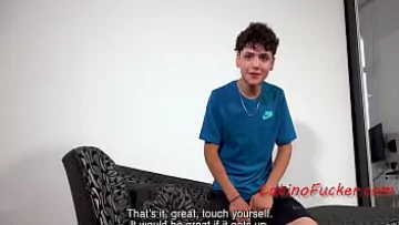 Play Latino Stranger Gets Paid for Wild Gay Ride and Blowjob on Couch