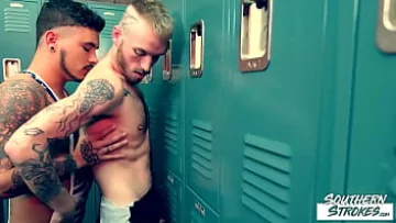 Play Bred Raw in the Locker Room: Declan Moore & Seth Knight